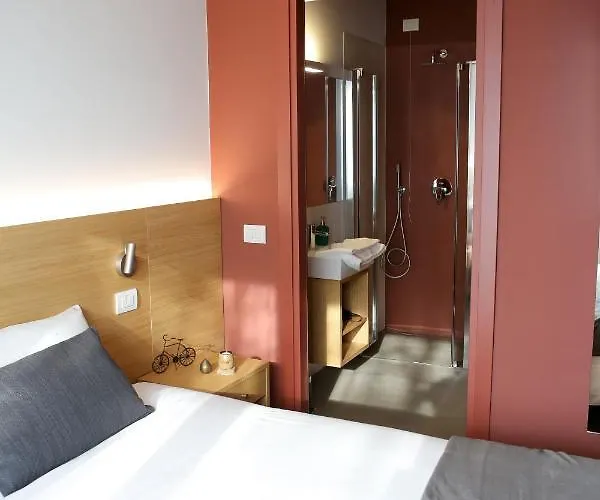 Large Double or Twin Room
