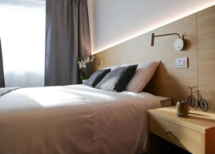 Large Double or Twin Room